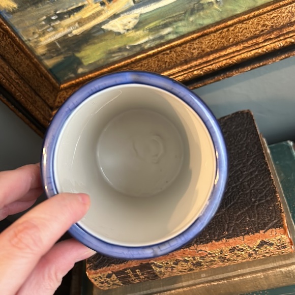 Hand Painted TAKAHASHI San Francisco Blue and White Floral Vase - Picture 9 of 10